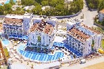Отель расположен на Средиземноморском побережье, в 17 км от центра города Манавгата. Здесь Вы сможете позагорать на прекрасном пляже в 350 метрах от отеля, также прогуляться по живописным окрестностям ...