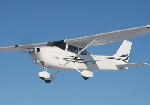"Все экскурсии совершаются на частном самолете Cessna 172,  известном своим комфортабельностью и безопасностью.  
В нашем каталоге – около 20 увлекательных мероприятий:  
- Удивительный полет на сам ...