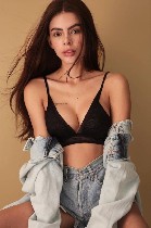 Девушка, ищу парня объявление но. 3691432: Очаровательная брюнетка ищет приятного мужчину для уютных встреч.