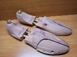Кедровые деревянные регулируемые колодки для обуви, наш сайт prodam.net.ua отлично подходят для сушки и хранения, транспортировки обуви. Также колодка частично выпрямляет изгибы, морщины, заломы, а та ...