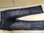 Новые,синие джинсы"Levis" , средняя посадка, крой штанин прямой,длина по внутреннему шву 82 см. ,ширина брючины по низу 20 см. окружность талии 86 см., ширина в бедрах 50см. Размер 46-48 (size 31-33). ...