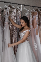 Куплю, продам бизнес объявление но. 1647775: Продается прибыльный свадебный салон в городе Калининград.