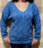 Продаётся Стильный пуловер с ажурным узором «Листик» - модный тренд сезона.  Данная модель идеально подходит как для зимы,  так и до конца осени за счёт ажурного узора.  Размер 46-48.  
Длина 69 см.  ...