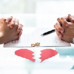"Развод - это сложный и эмоционально напряженный процесс.  Но с нашей командой профессиональных юристов и адвокатов,  специализирующихся на бракоразводных процессах,  вы можете быть уверены в том,  чт ...
