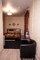 «Отель 24 часа» — удобная гостиница,  созданная для всех,  кто приехал погостить в Барнауле.  Небольшие и недорогие номера оснащены на выбор как совмещенными кроватями,  так и раздельными спальными ме ...